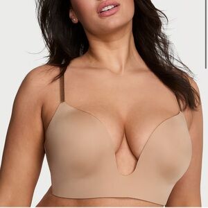 VICTORIA'S SECRET BARE PLUNGE LOW-BACK BRA